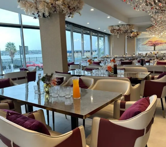 How to Choose the Best Waterfront Indian Restaurant in Sans Souci